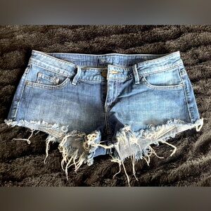 Guess Women's Blue Denim Cut Off Shorts. Size 28
